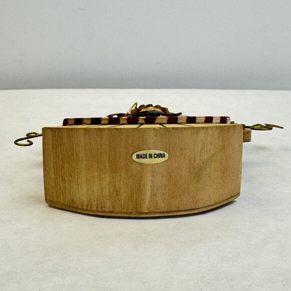 Hand-Painted Wooden Angel Ornament With "Hope" Banner Metal Wings Leaf Accents - Picture 6 of 10